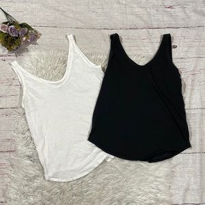 Set of 2 Everlane Black and White Cotton Air Cami Tanks